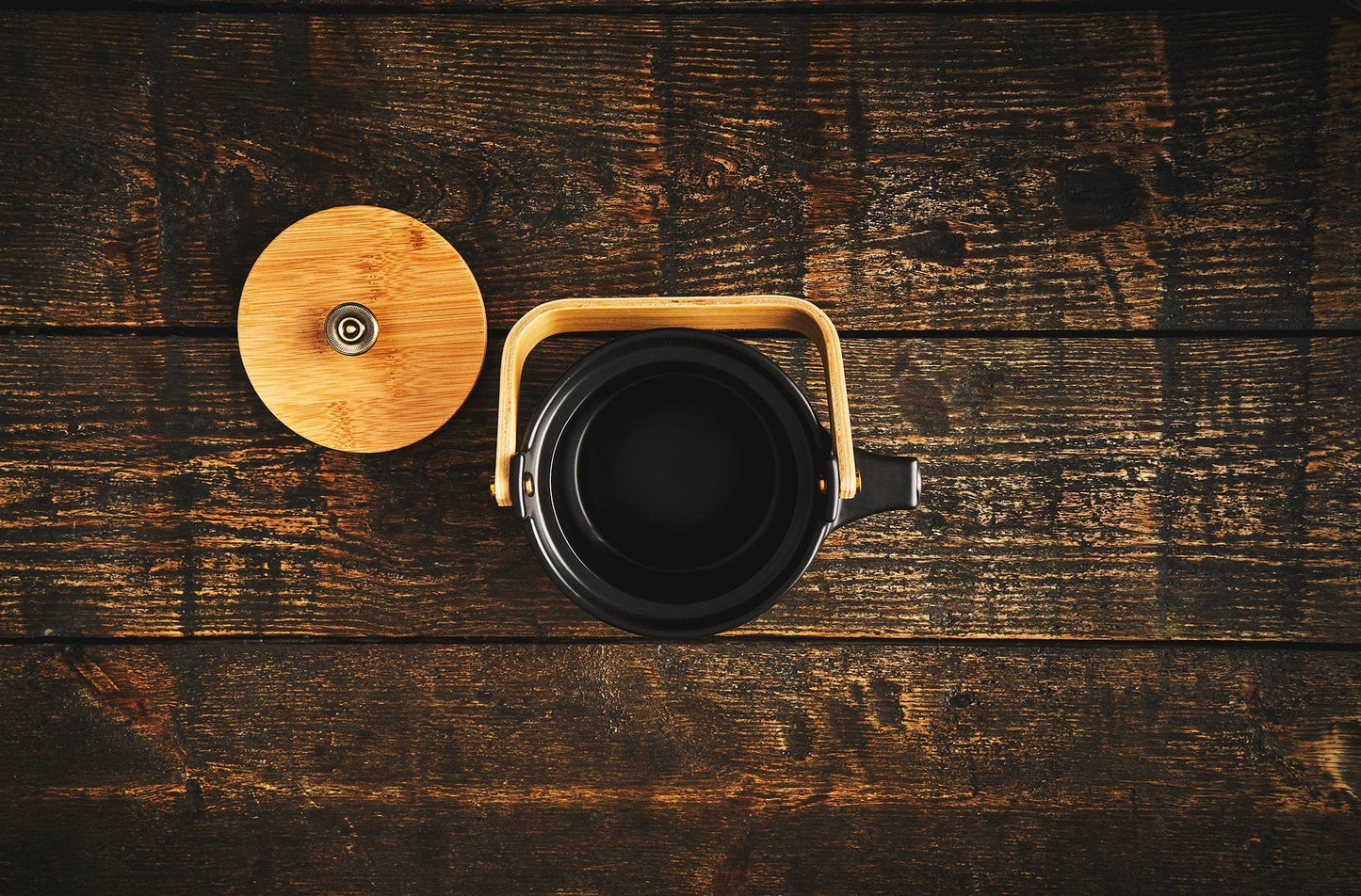 The Darma teapot made of black ceramic-1